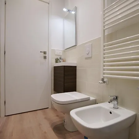 B-pizzofalcone Nocleg ze śniadaniem 4*