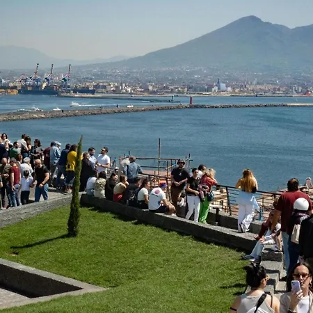 B-pizzofalcone Nocleg ze śniadaniem Neapol